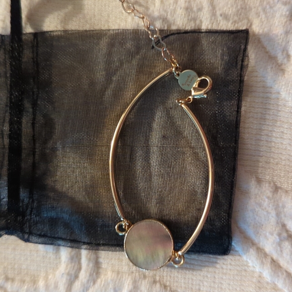 Dainty Mother of Pearl Bracelet - Picture 4 of 7